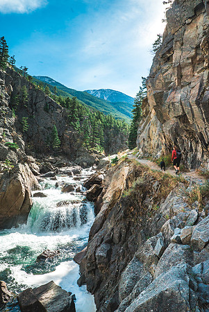 Hiking to Sioux Charley Lake, Beartooth Mountains, MT