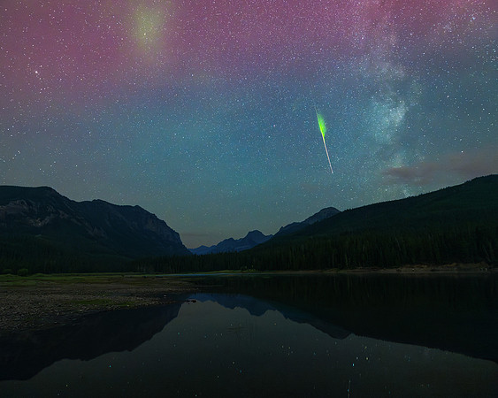 Aurora and Meteor in Hyalite Canyon