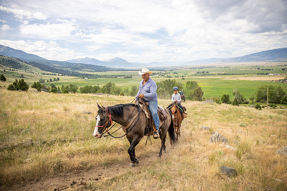 Horseback riding Paradise Valley